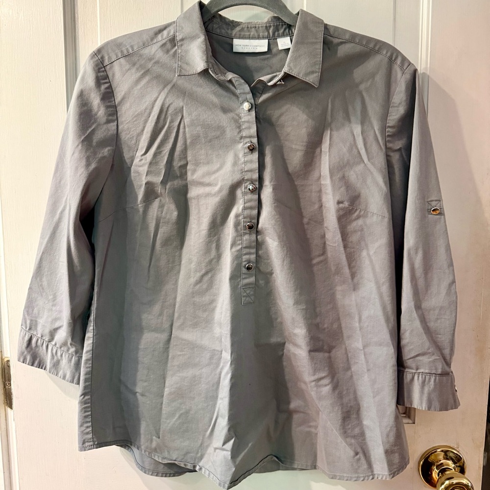 New York & Company Gray Half-Button-Down Shirt - Size M, EUC!